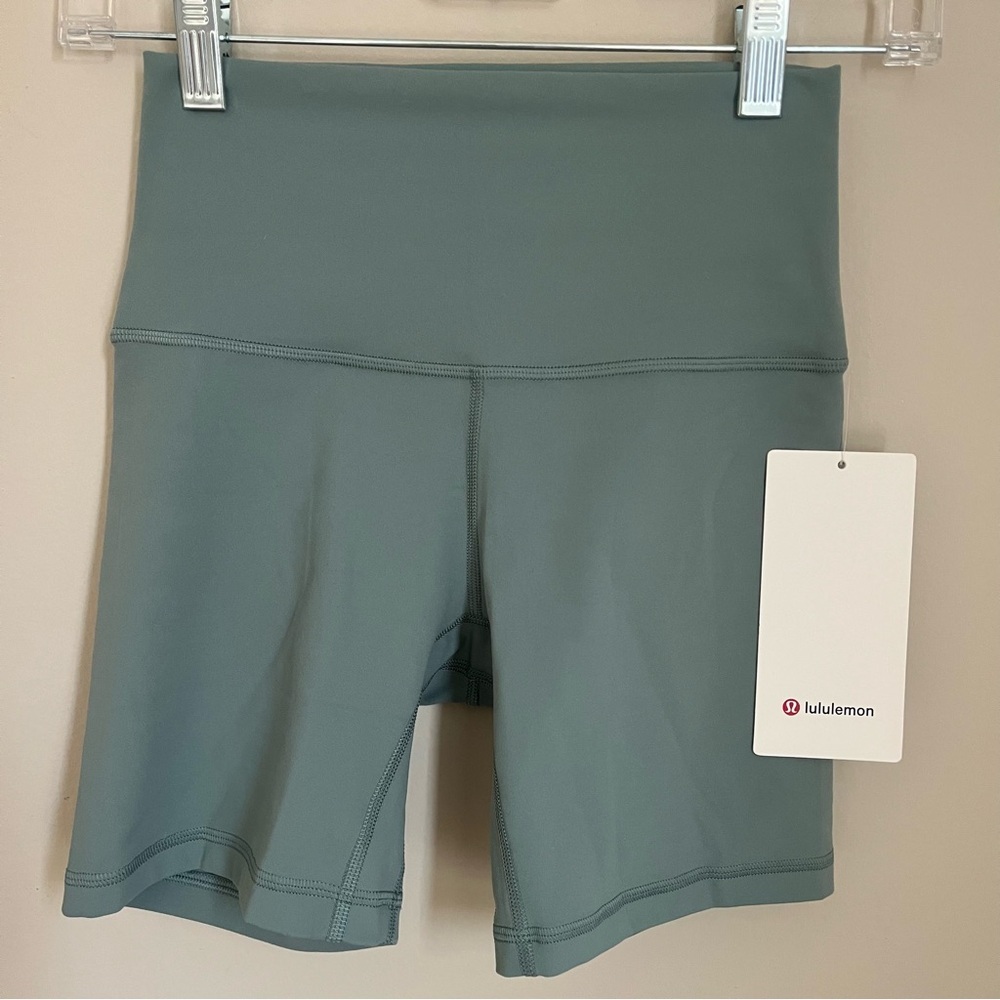 NWT Lululemon Align High-Rise Short 6" (size 4)